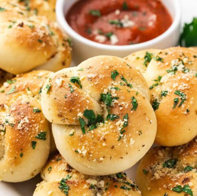 Garlic Knots 3pc.