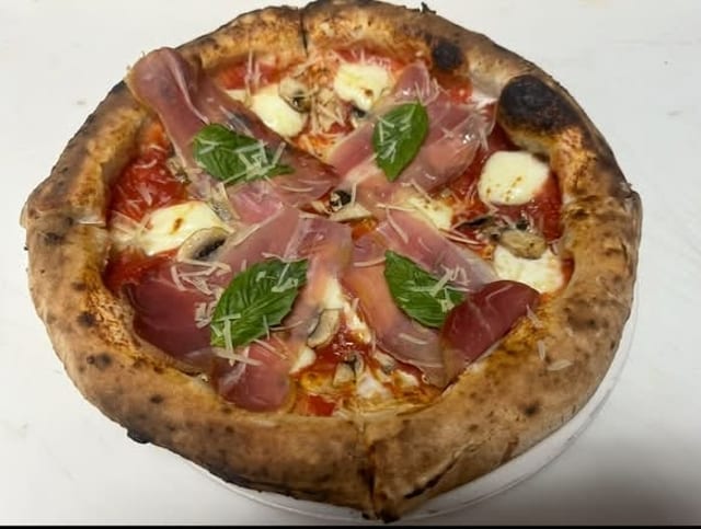 Pizza Prosciutto.